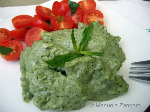 Receta de pechugas de pollo escalfadas en salsa de menta