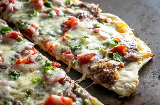 Pizza picante de judías negras