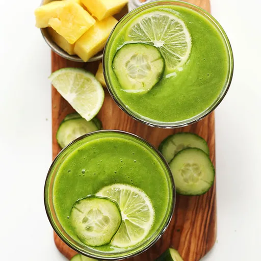 Batido cremoso de piña y pepino