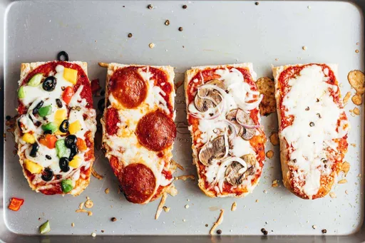 Tostadas de Pan de Molde con Pizza