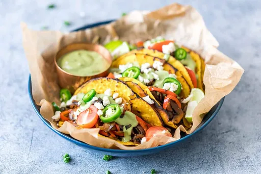 Tacos vegetarianos de fajitas con champiñones portobello