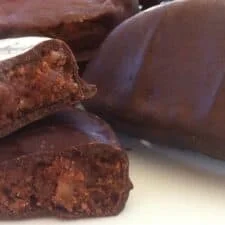 Kariokes (Walnut-filled Chocolate Crescents)