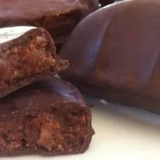 Kariokes (Walnut-filled Chocolate Crescents)