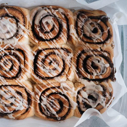 Soft Cinnamon Rolls with Sesame