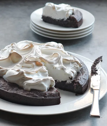 Flourless Chocolate Cake with Meringue