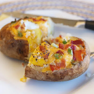Un amanecer en Idaho: patatas horneadas rellenas de huevo