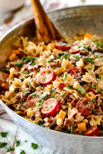 Ensalada de pasta vaquera con el MEJOR aderezo