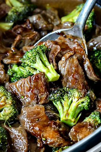 Beef and Broccoli (Slow Cooker)