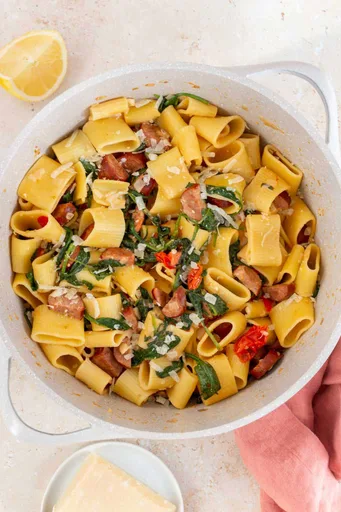 Chorizo and Spinach Pasta