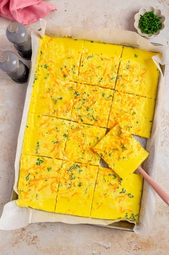 Receta de huevos al horno en bandeja con queso cottage