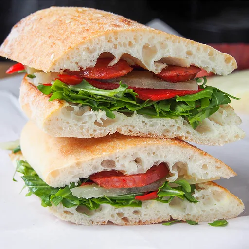 Sándwich de chorizo español