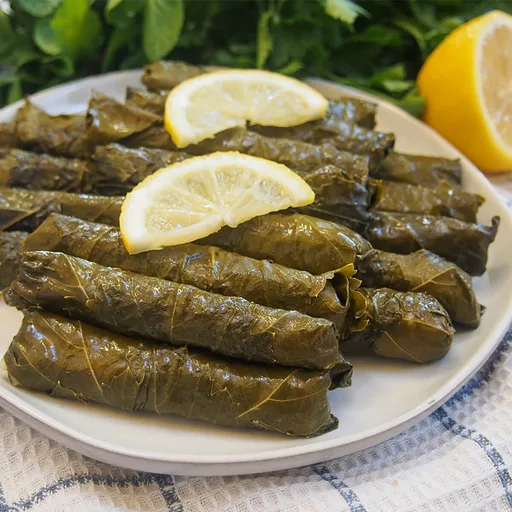 Turkish stuffed grape leaves (yalancı dolma)