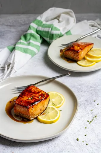 Salmón al bourbon y miel