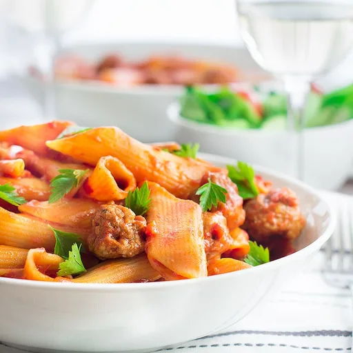 Pasta Picante con Salchicha en una Sola Olla