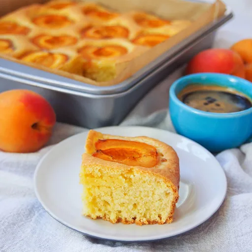 Austrian apricot cake (Marillenkuchen)