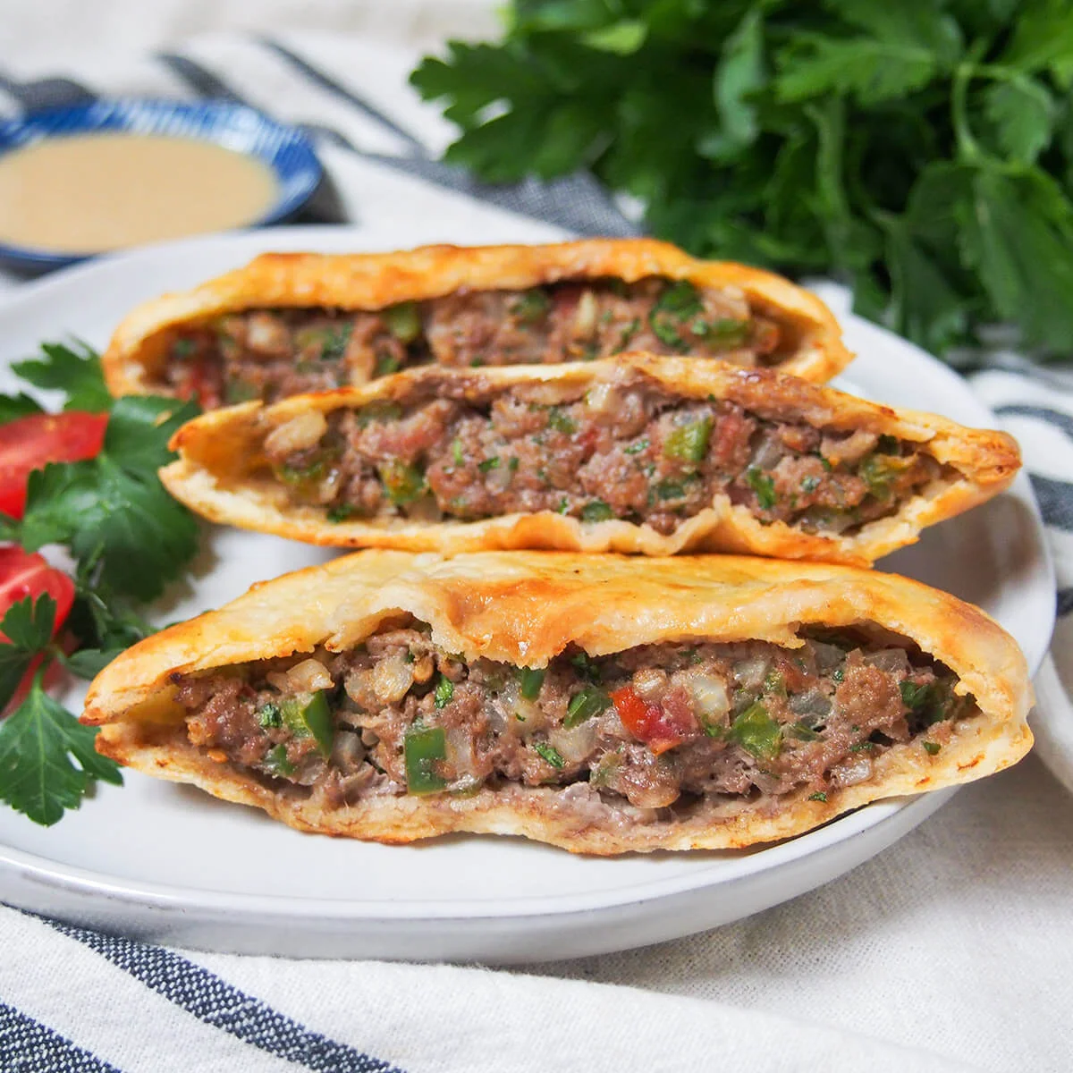 Hawawshi (panes de pita rellenos de carne picada)