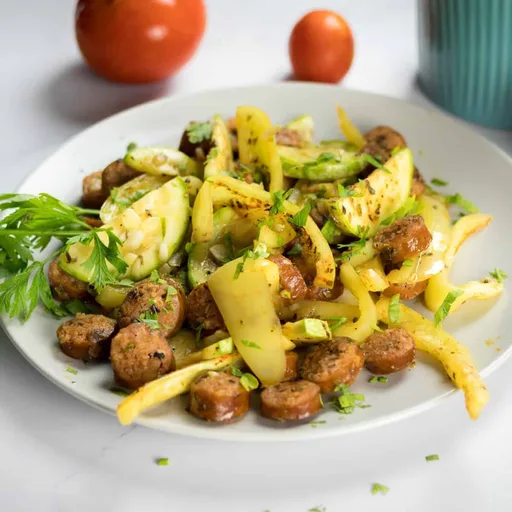 Sartén de salchicha ahumada