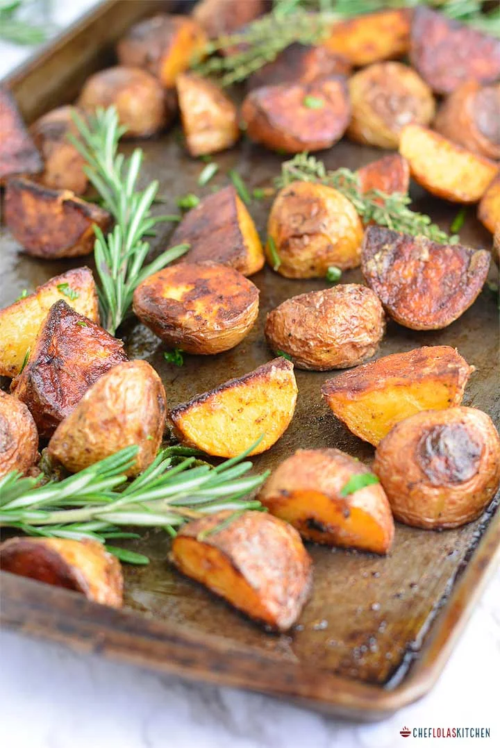 Garlic Roasted Potatoes with Rosemary