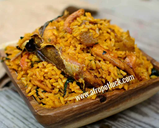 NATIVE JOLLOF RICE – IWUK EDESI/PALM OIL RICE (VIDEO)