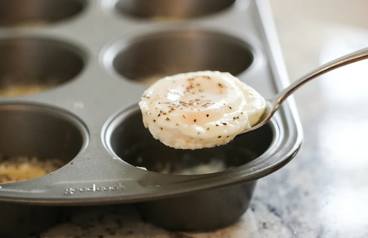 Large Batch Poached Eggs and Fried Eggs