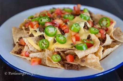 Easy Beef Nachos with Cheese Sauce