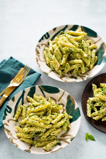 Pasta con Pesto de Menta y Almendras (Vegana)
