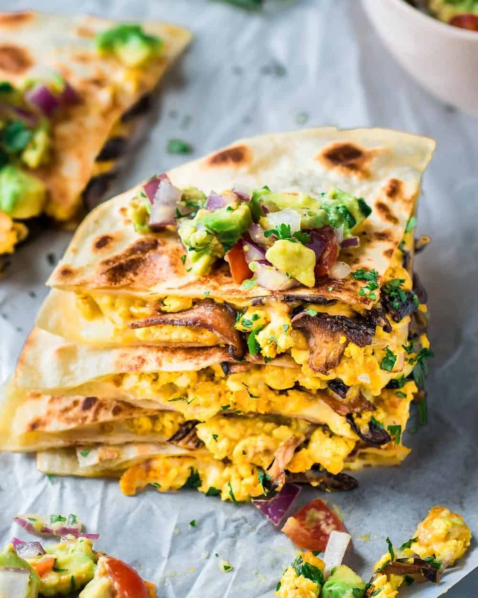 Quesadillas veganas con beicon de champiñones