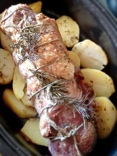 Asado de cerdo griego a fuego lento