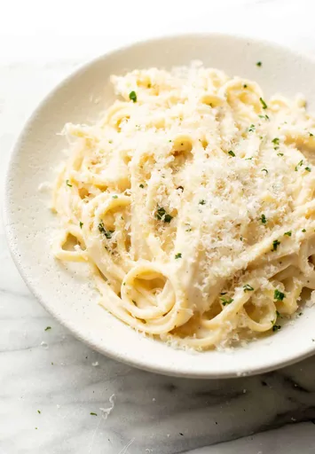 Pasta cremosa al ajo