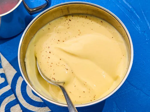Amrakhand (Postre indio de yogur y mango)
