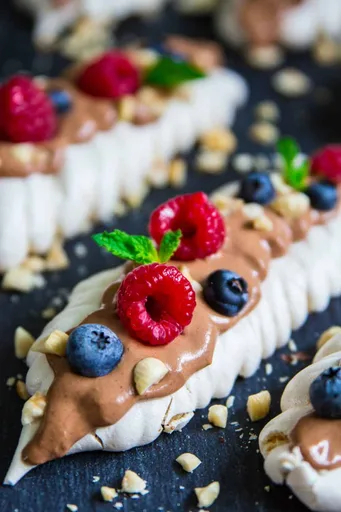 Easy Meringue Cookies with Berries and Cream