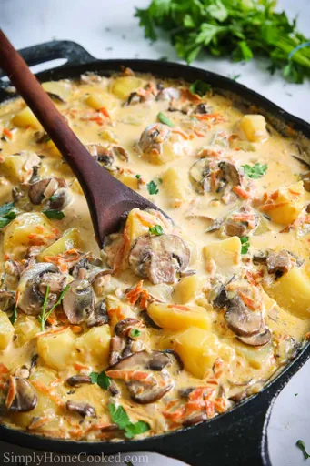 Potatoes with Mushroom Gravy