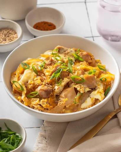 15-Minute Oyakodon (Japanese Chicken and Egg Rice Bowl)