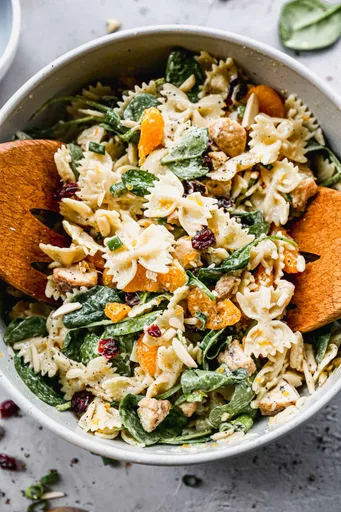 Ensalada de pasta con pollo