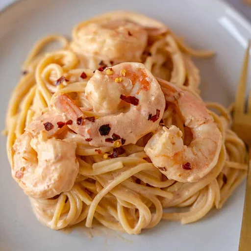 Pasta cremosa al chipotle con gambas