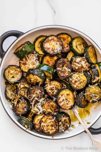 Receta de calabacines al ajo y parmesano