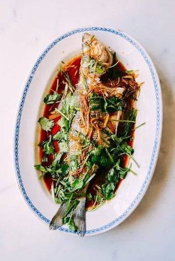 Pescado al Vapor Estilo Cantonés
