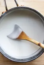 Leche de coco endulzada para postres vietnamitas (Nước Cốt Dừa Ăn Chè)