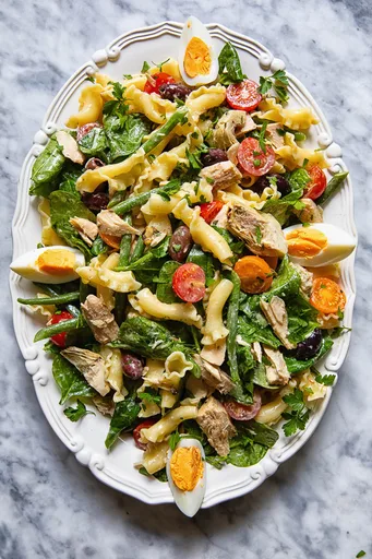 Ensalada de pasta mediterránea con atún estilo Nizarda