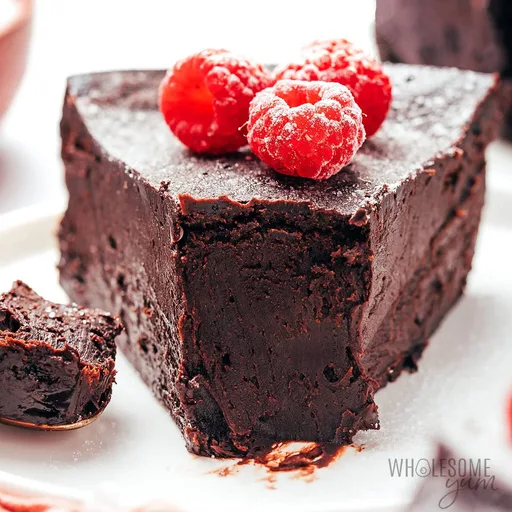 Flourless Chocolate Cake (Only 6 Ingredients)