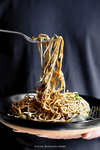 Fideos fríos con sésamo