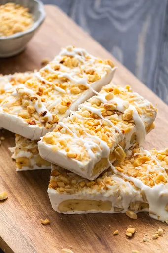 Kem Chuối (Vietnamese Banana and Coconut Ice Cream)