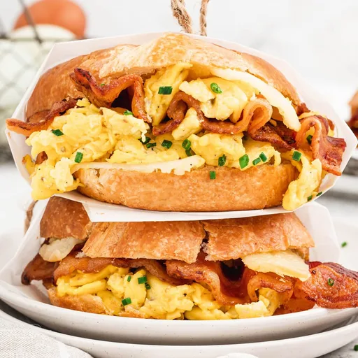 Receta de sándwich de cruasán para el desayuno