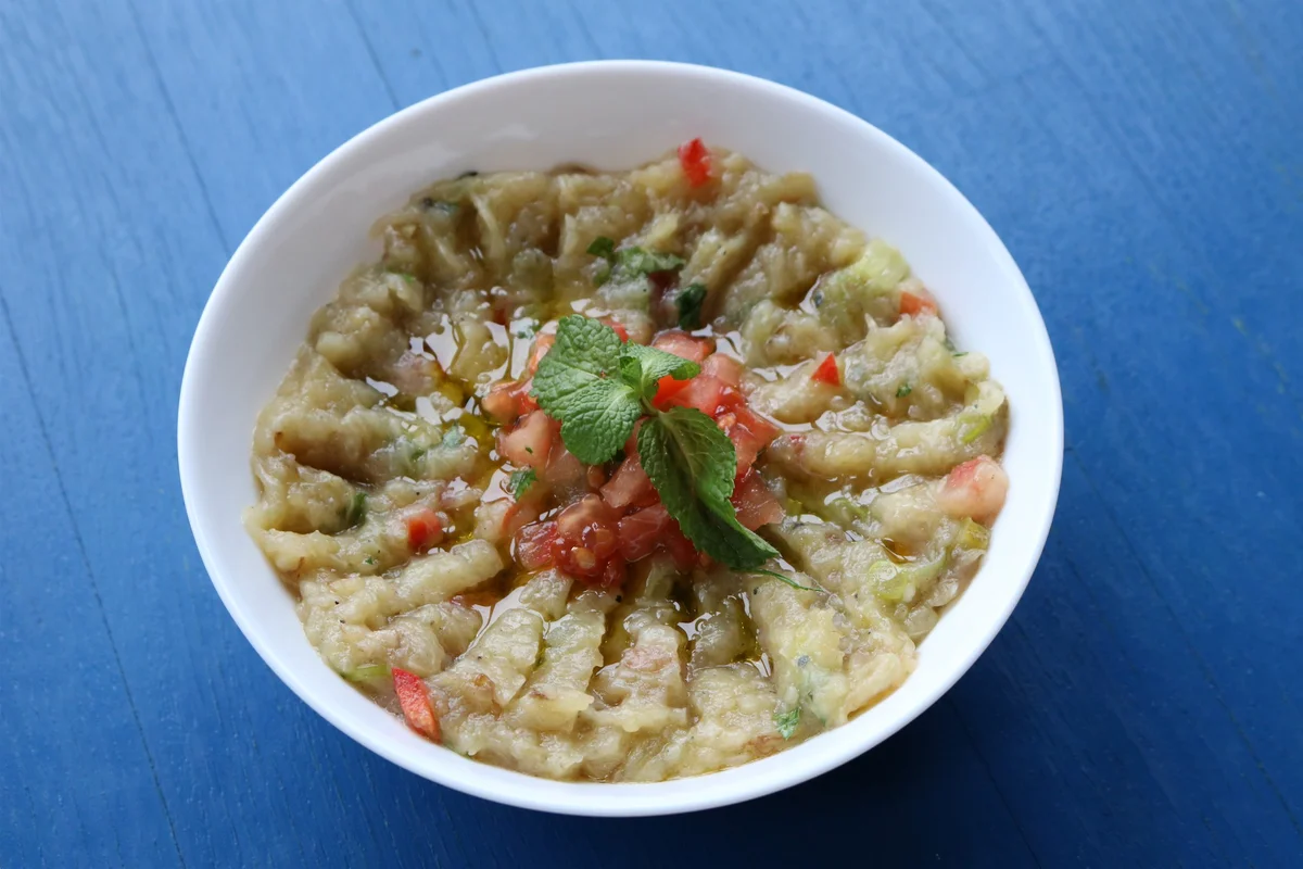 Lebanese Roasted Eggplant Salad (Salatet Rahib)