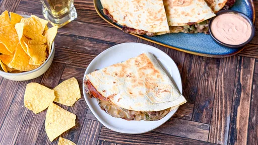 Receta de quesadilla de filete con queso fundido