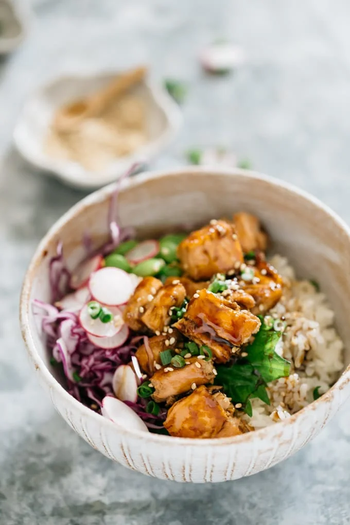 Bol de salmón teriyaki en 15 minutos