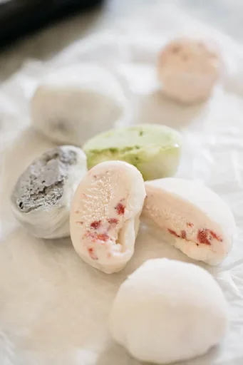 Japanese mochi ice cream 餅アイス