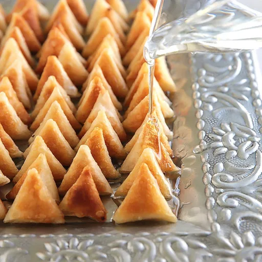 Mini Cream Cheese Sweet Samosas (Samboosak)