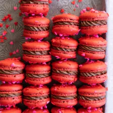 Macarons para San Valentín - Macarons de vainilla con crema de mantequilla de chocolate negro