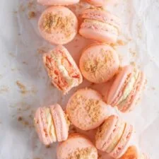 Roasted Peach Streusel Macarons